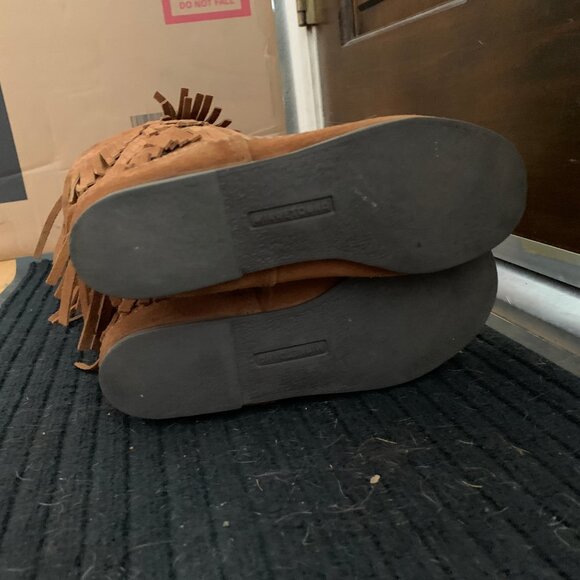 3 Layer Fringe Leather Suede Moccasin Boots - Minnetonka - Picture 5 of 5